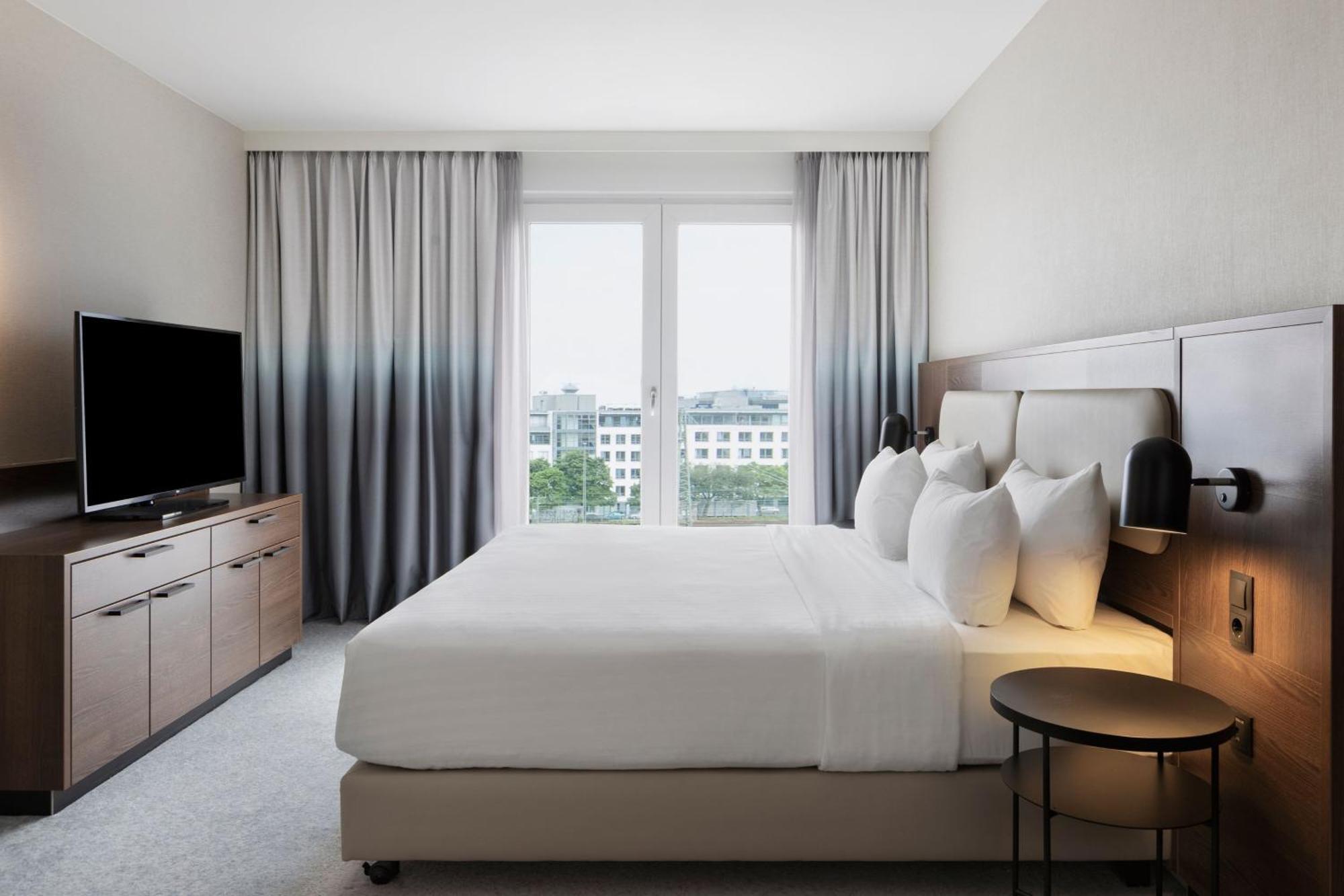 Courtyard By Marriott Munich City East Exterior photo
