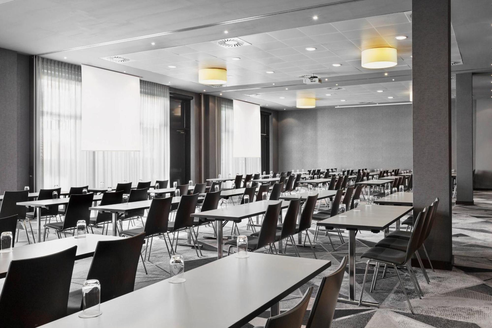 Courtyard By Marriott Munich City East Exterior photo