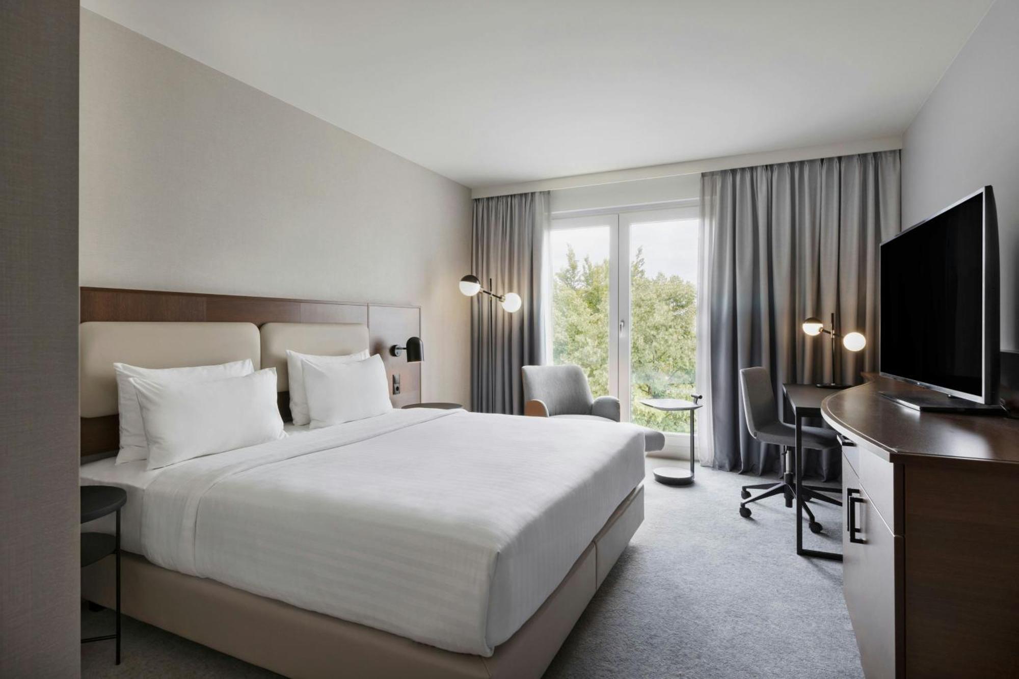 Courtyard By Marriott Munich City East Exterior photo